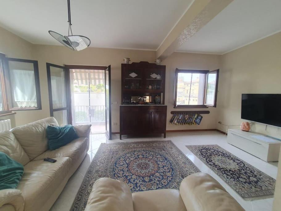Touristic Apartment "Agata" Сирмионе Экстерьер фото